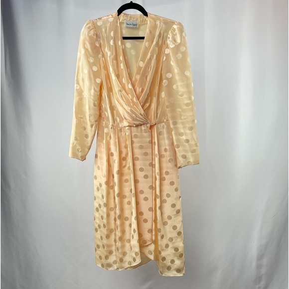 Vintage Diane von Furstenberg  Polka Dot Print Midi Length Wrap Dress in Cream 8 - Picture 4 of 7
